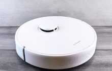 Garaż w cokole dla robota sprzątającego: projekt i wykonanie krok po kroku